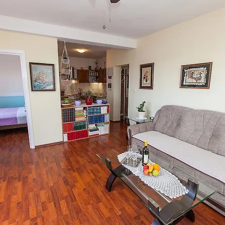 Apartament Americana *