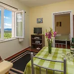 Americana Apartament *